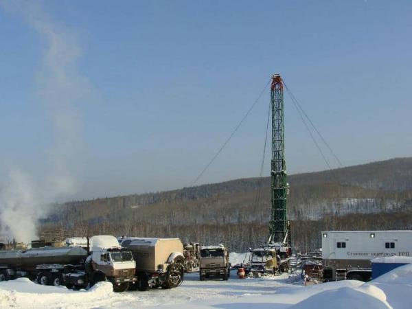 Поставки оборудования и инструментов для нефтегазодобывающей промышленности